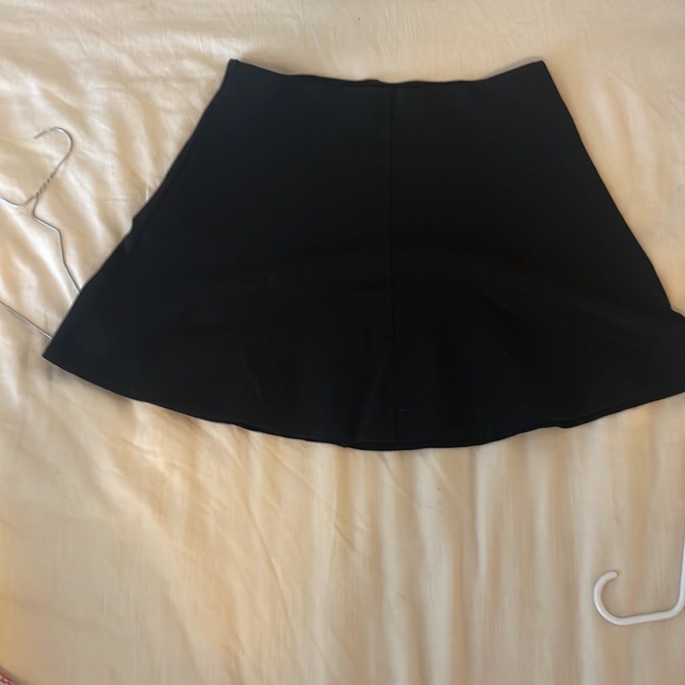 Loft Black Seamed Skirt, size MEDIUM - Picture 3 of 5